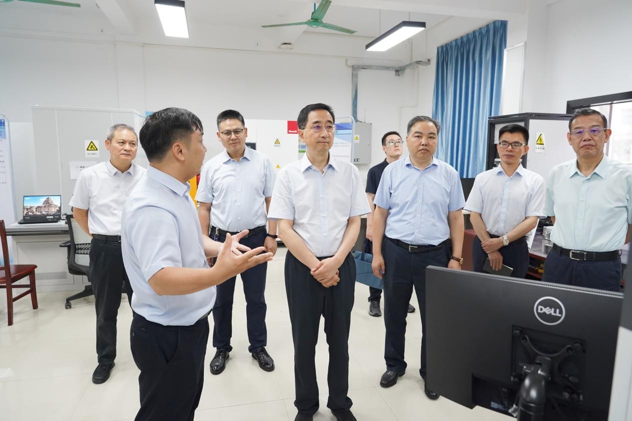                 张晓钦到广西大学开展高校人工智能研究应用与人才培养专题调研（2026-05...