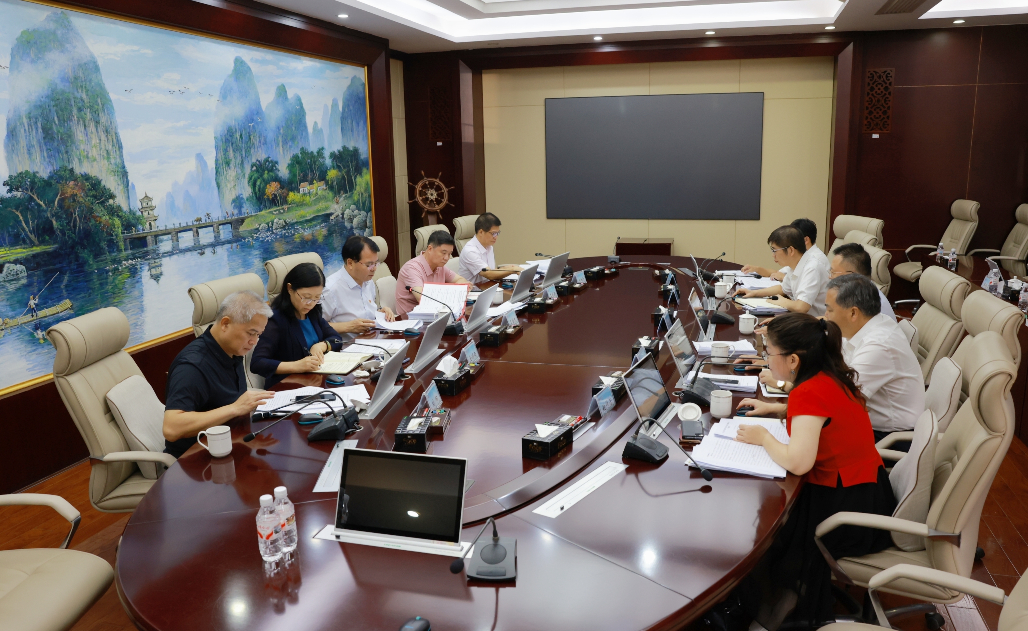                 校十届党委常委会第67次会议暨巡视工作专题会议召开 李国忠主持（2025-0...