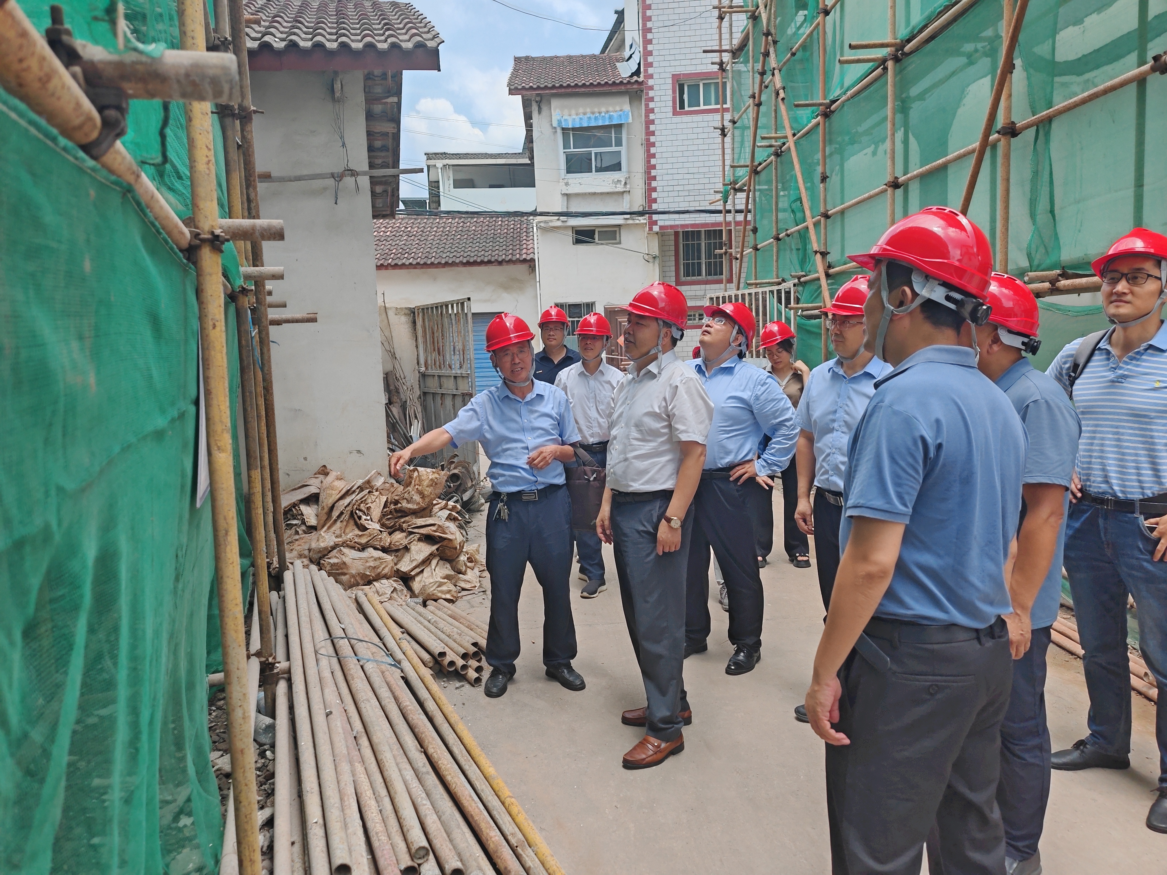                 肖建庄赴柳州震区调研试点房屋加固工作（2026-08-19）