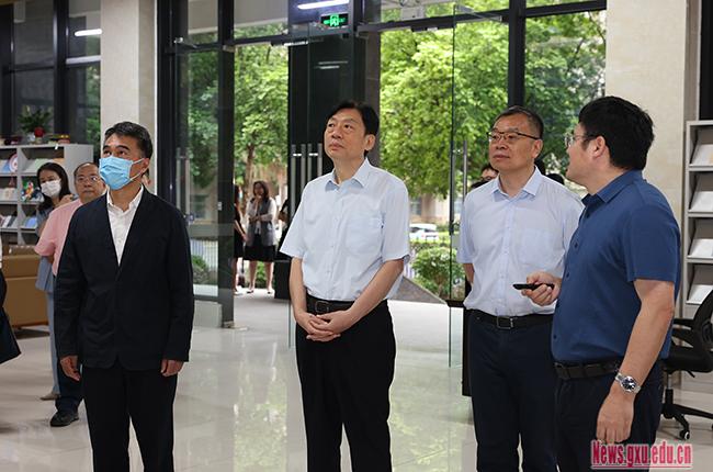 自治区政协主席孙大伟到校调研时强调发挥政协优势 服务建设更...