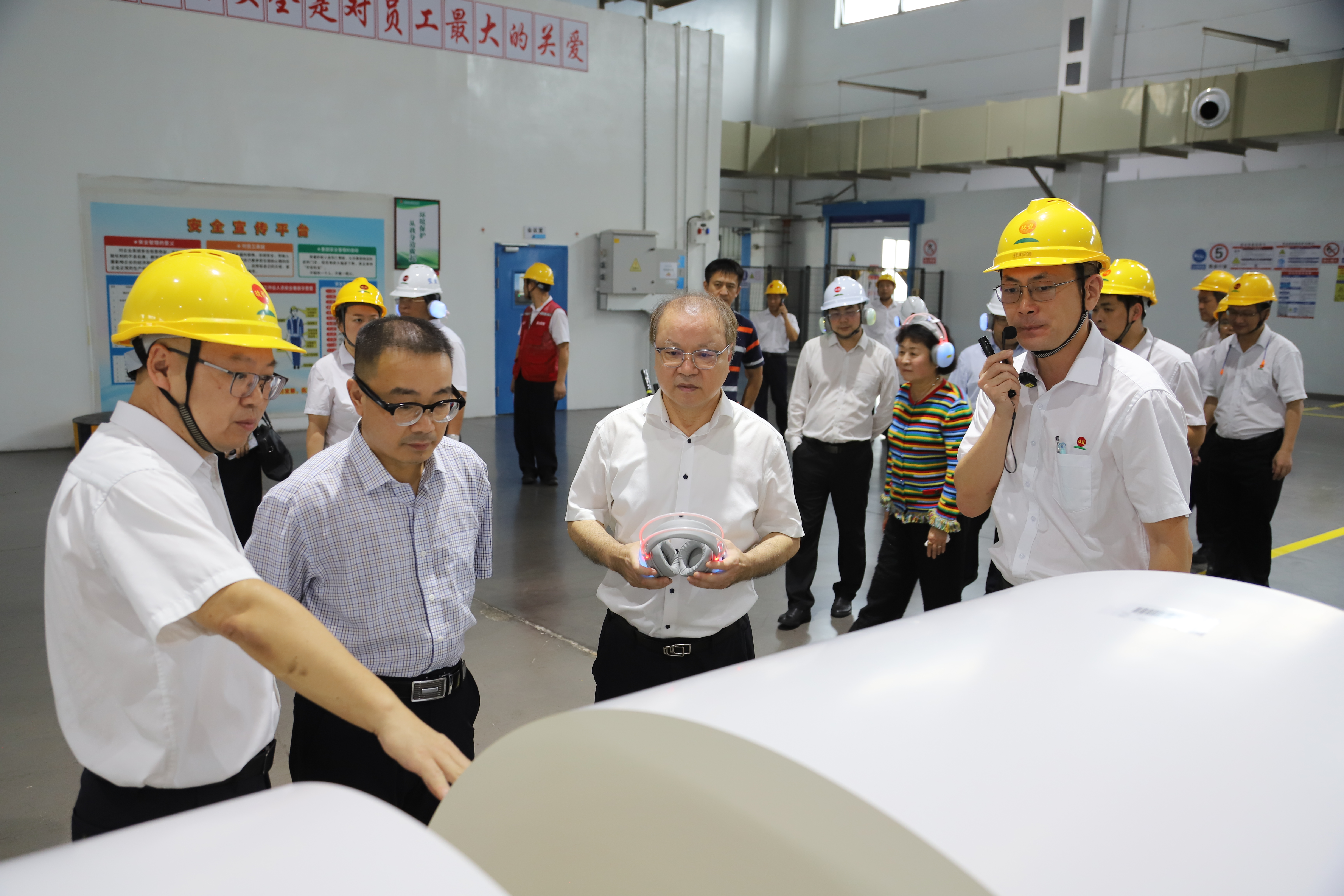                 走访产业一线 赋能林浆纸一体化发展——我校林产加工及纸业产业专班开展...